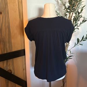 Lift size small short sleeve shirt v neck navy